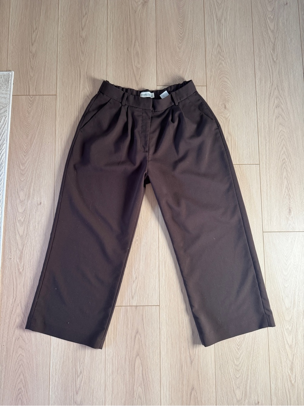Abercrombie Curve Love Sloane Tailored Wide Leg Pant size 31. Brown.